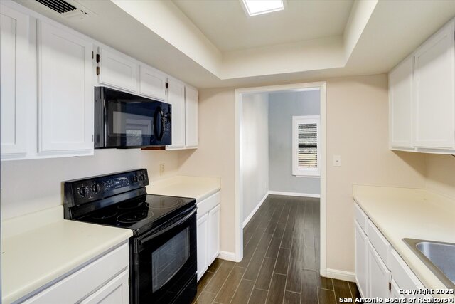 Image 10 of 26 For 8401 Echo Creek