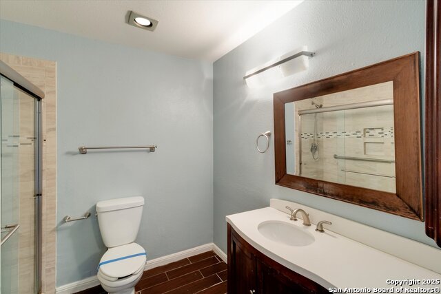 Image 14 of 26 For 8401 Echo Creek