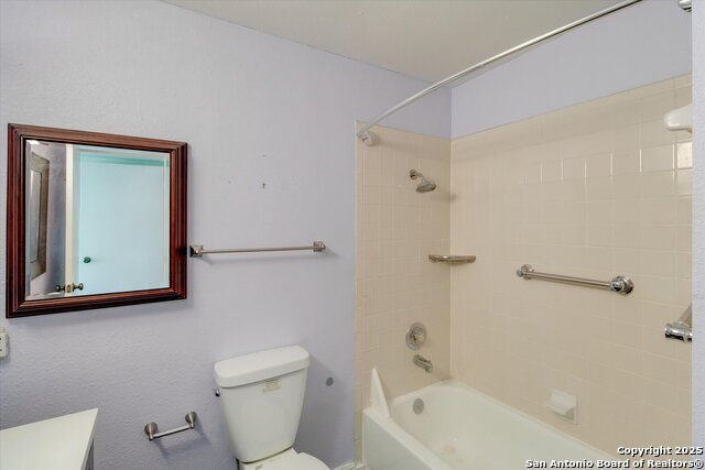 Image 20 of 26 For 8401 Echo Creek