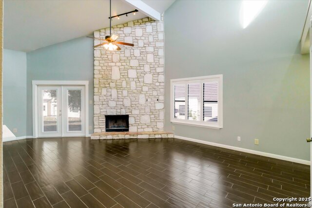 Image 5 of 26 For 8401 Echo Creek