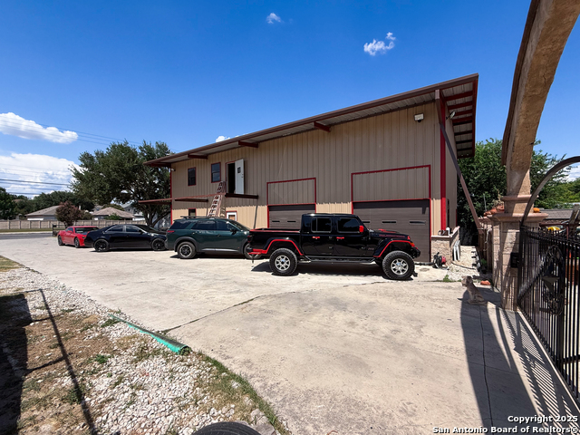 Image 10 of 24 For 6766 Crest-way