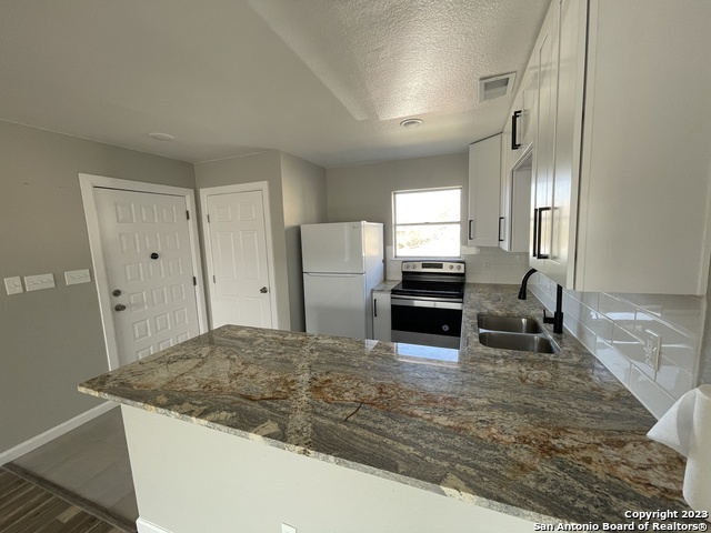 Details for 911 Vance Jackson  Z, San Antonio, TX 78201