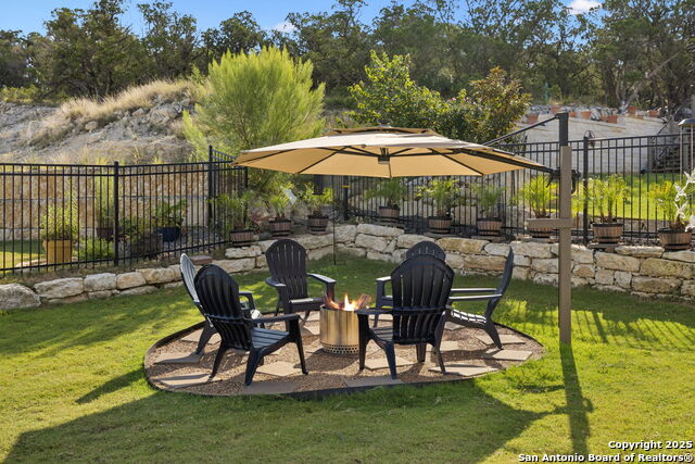 Listing photo id 26 for 125 Amarosa