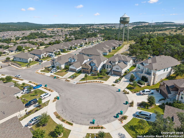 Listing photo id 37 for 125 Amarosa