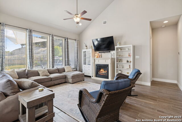 Listing photo id 4 for 125 Amarosa