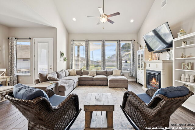 Listing photo id 5 for 125 Amarosa