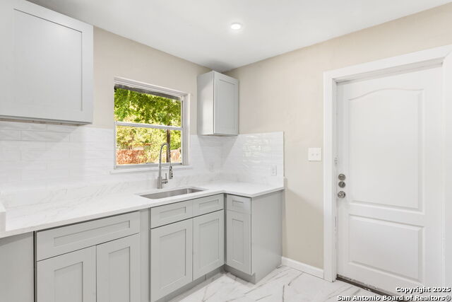 Image 13 of 30 For 310 Guilford Dr N