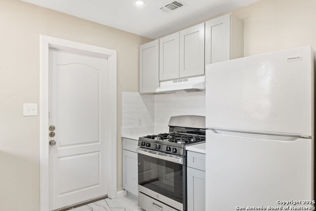 Image 15 of 30 For 310 Guilford Dr N