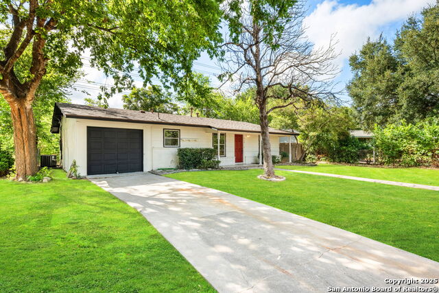 Image 2 of 30 For 310 Guilford Dr N