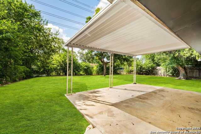 Image 26 of 30 For 310 Guilford Dr N