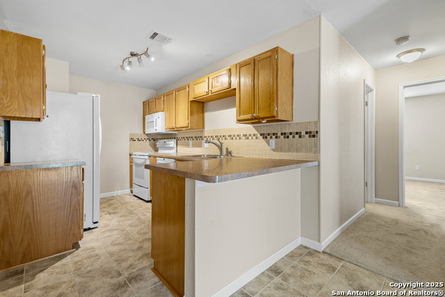 Listing photo id 10 for 4370 Knollshire