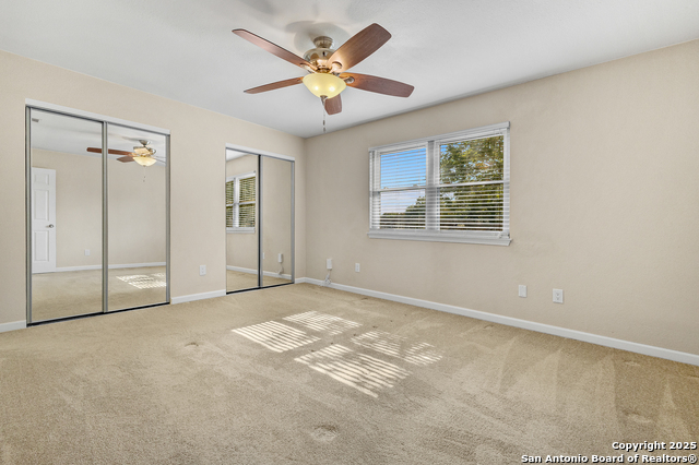 Listing photo id 13 for 4370 Knollshire
