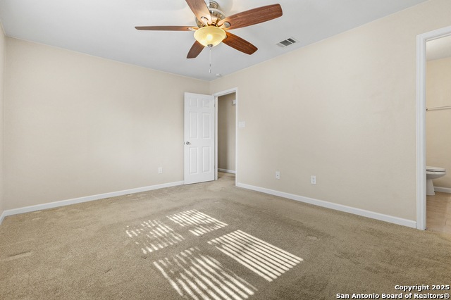 Listing photo id 15 for 4370 Knollshire