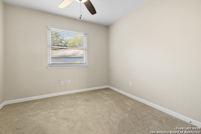 Listing photo id 18 for 4370 Knollshire