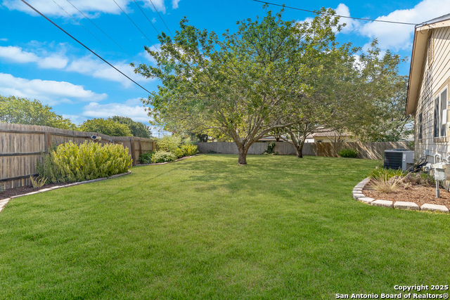 Listing photo id 23 for 4370 Knollshire
