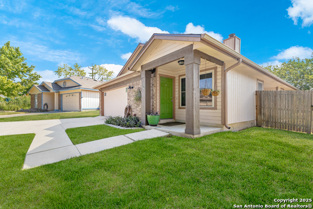 Listing photo id 1 for 4370 Knollshire