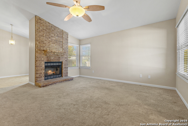 Listing photo id 2 for 4370 Knollshire