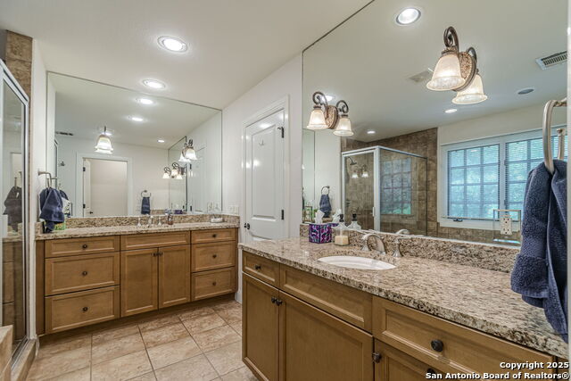 Listing photo id 14 for 519 Circle  