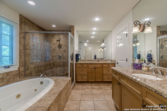 Listing photo id 15 for 519 Circle  