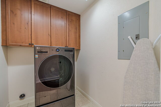 Listing photo id 24 for 519 Circle  