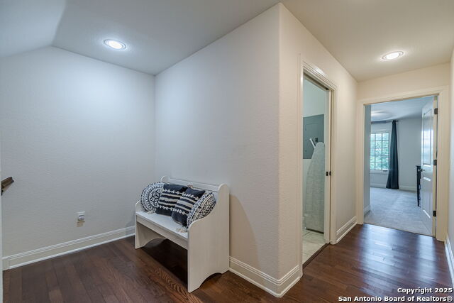 Listing photo id 25 for 519 Circle  