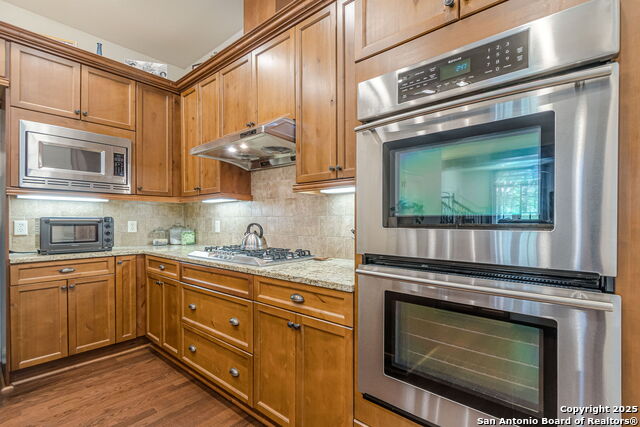 Listing photo id 31 for 519 Circle  