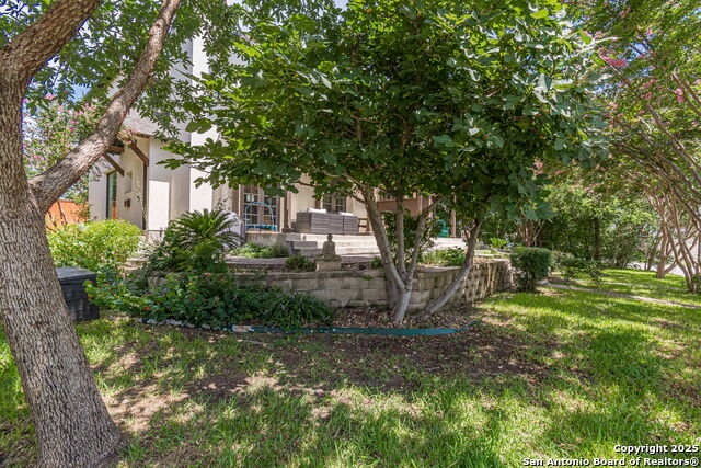 Listing photo id 2 for 519 Circle  