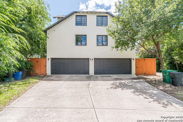 Listing photo id 39 for 519 Circle  