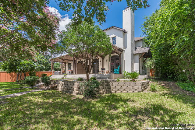 Listing photo id 3 for 519 Circle  