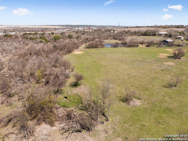 Listing photo id 18 for 450 Solms