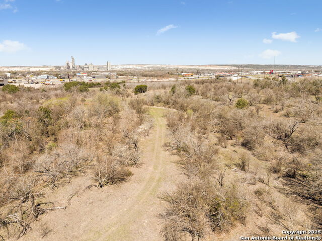 Listing photo id 21 for 450 Solms