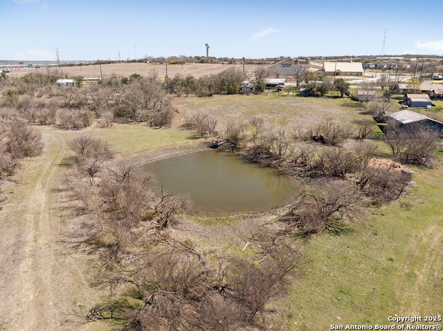 Listing photo id 1 for 450 Solms