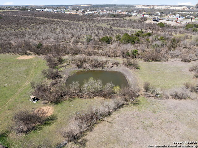 Listing photo id 31 for 450 Solms