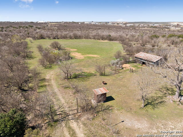 Listing photo id 32 for 450 Solms