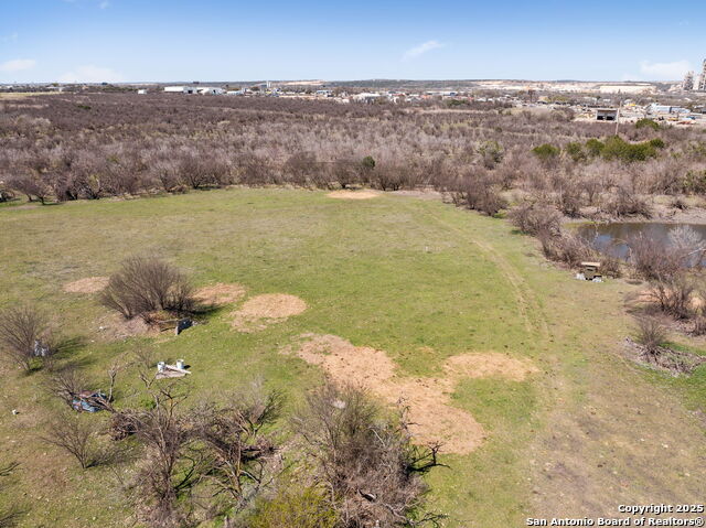 Listing photo id 34 for 450 Solms