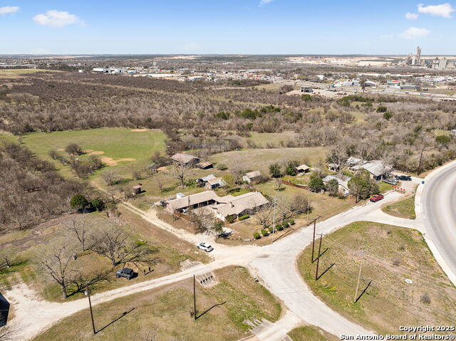Listing photo id 37 for 450 Solms