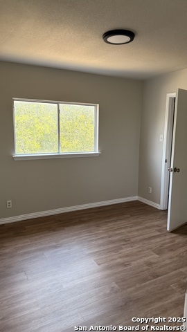 Listing photo id 12 for 12018 Retama Hollow