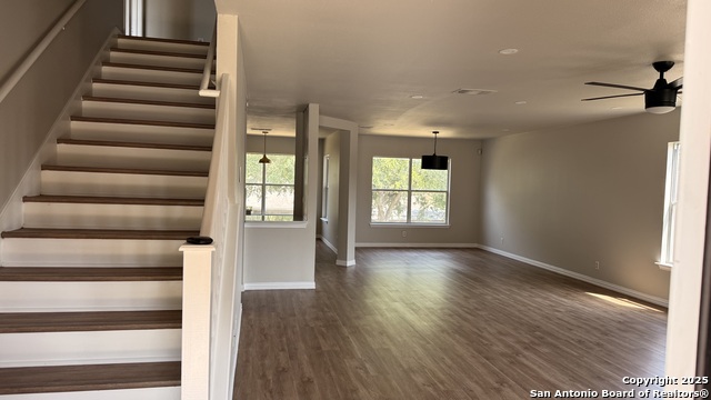 Listing photo id 1 for 12018 Retama Hollow