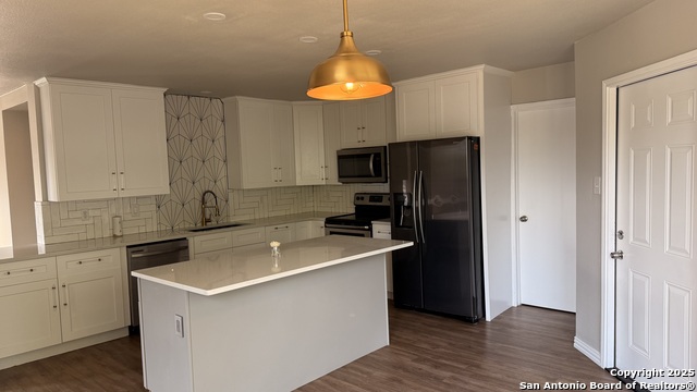 Listing photo id 2 for 12018 Retama Hollow