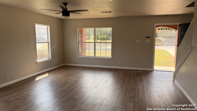 Listing photo id 3 for 12018 Retama Hollow