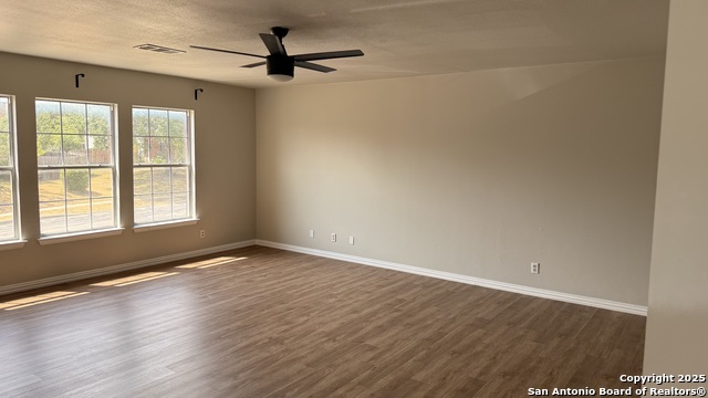 Listing photo id 4 for 12018 Retama Hollow