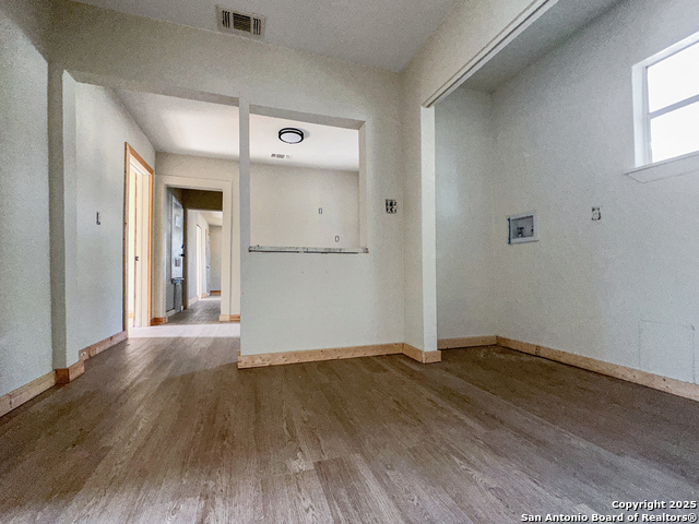 Image 10 of 19 For 1225 Leal