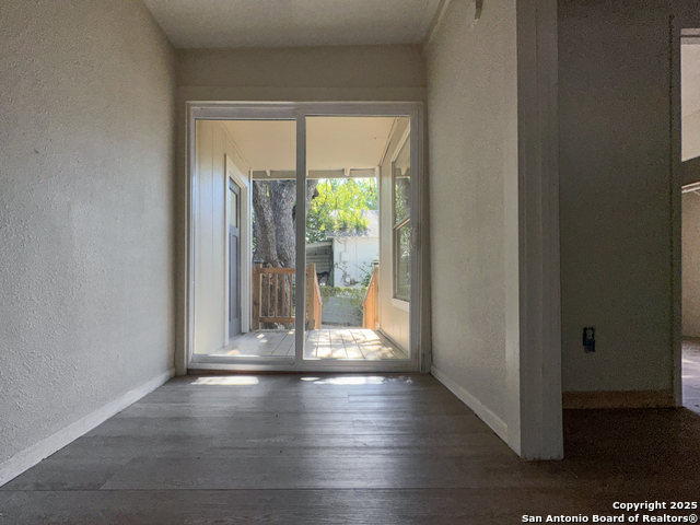 Image 12 of 19 For 1225 Leal