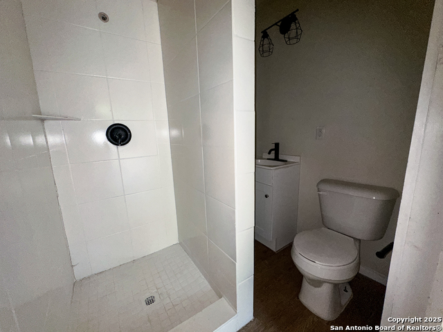 Image 13 of 19 For 1225 Leal