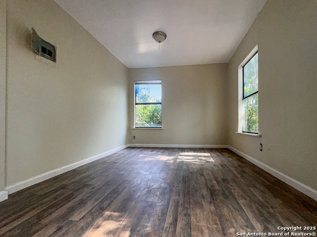 Image 14 of 19 For 1225 Leal