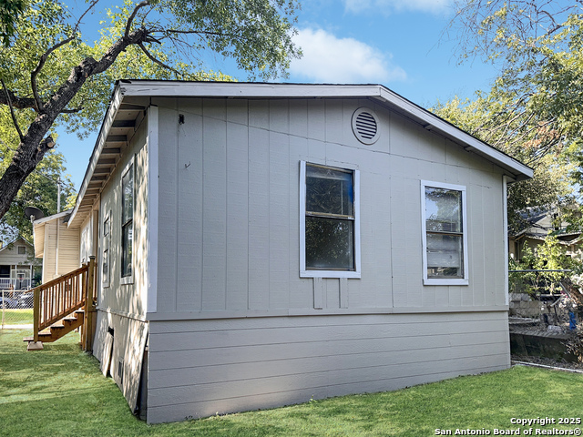 Image 19 of 19 For 1225 Leal