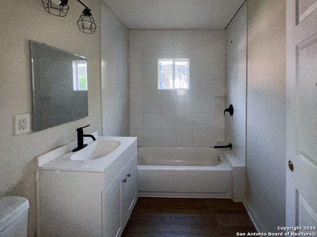 Image 5 of 19 For 1225 Leal