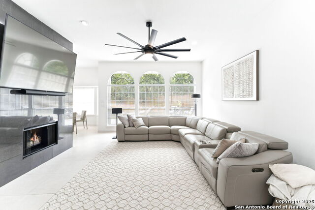 Image 10 of 41 For 2204 Encino Cliff