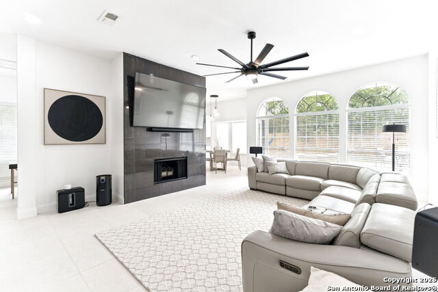 Image 11 of 41 For 2204 Encino Cliff