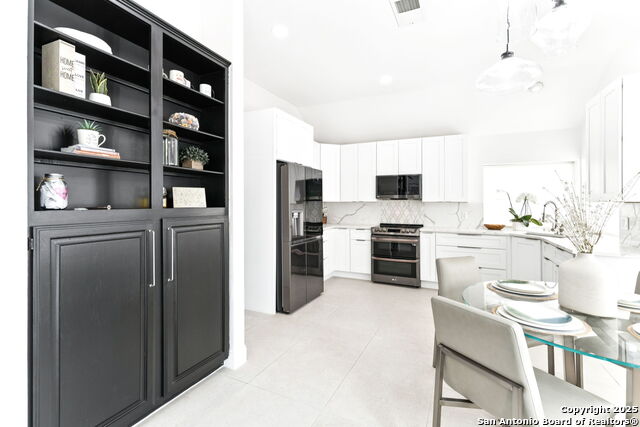 Image 14 of 41 For 2204 Encino Cliff